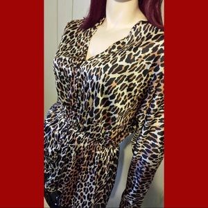 😻VTG Vanity Fair Leopard Print Button-down Nylon Batwing Top wow!